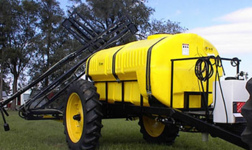 1000 Gallon Single Axle Trailer Sprayer - Image 3