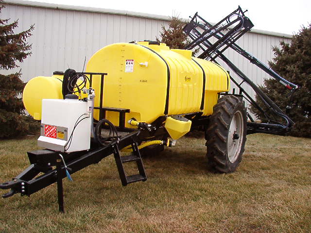 1000 Gallon Single Axle Trailer Sprayer - Image 2